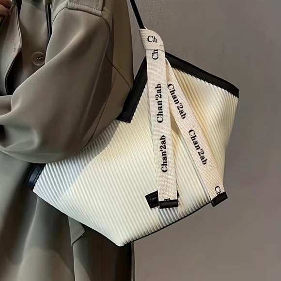 NEW Trendy Large Cream & Black Love Design Shoulder Tote Bag Purse - Picture 2 of 10